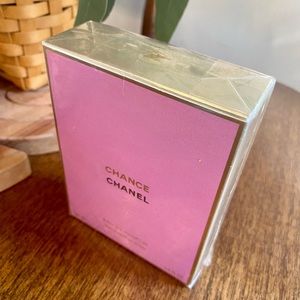 Chanel CHANCE Eau de Parfum spray. 3.4 (100ml). New in a box.Perfume,gift box.